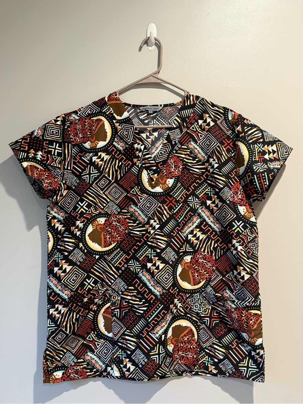 Women’s ‘Bannock Court’ scrub top